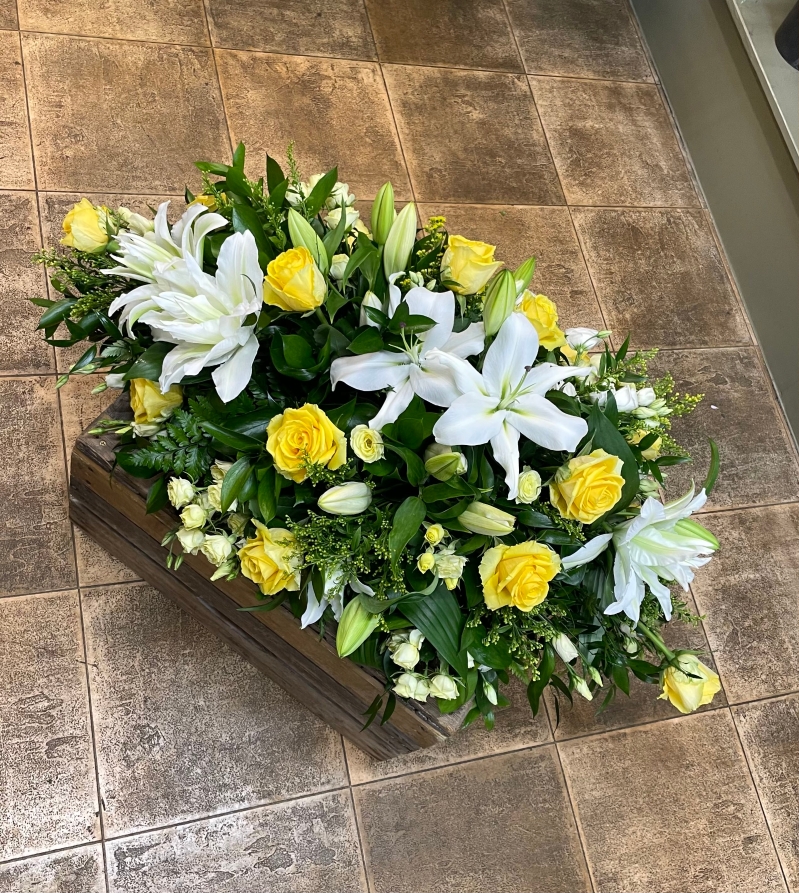 Lemon and white Double ended spray