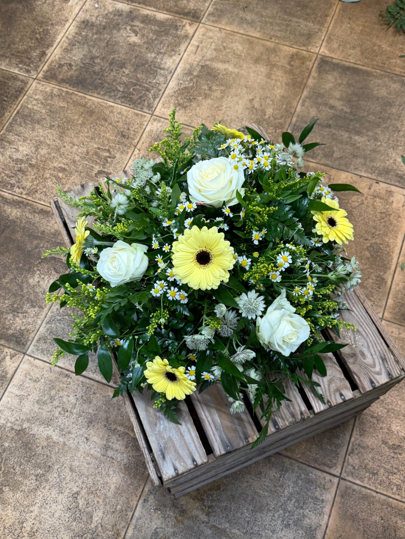 Lemon and white Posy