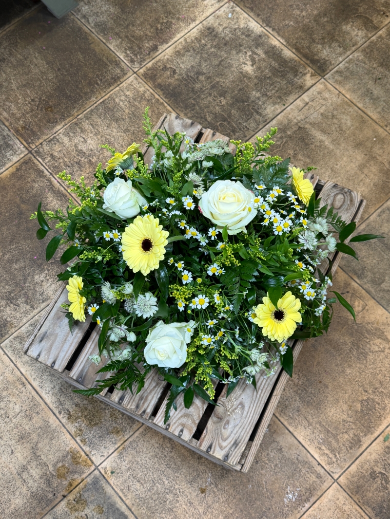Lemon and white Posy